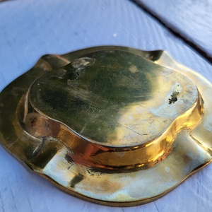 Sárgaréz, gyöngyházberakásos hamutál - otthon & életmód - dekoráció - asztal és polc dekoráció - hamutál, öngyújtó, pipa - Meska.hu