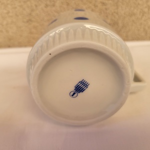 Zsolnay porcelán_ritka, kék pöttyös, szoknyás bögre - otthon & életmód - konyhafelszerelés, tálalás - tálalás - bögre & csésze - Meska.hu