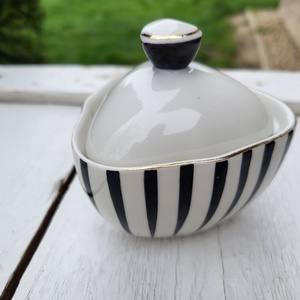 Hollóházi porcelán_art deco stílusú, kézzel festett cukortartó, bonbonier_tervező Koczor Sándor - Meska.hu