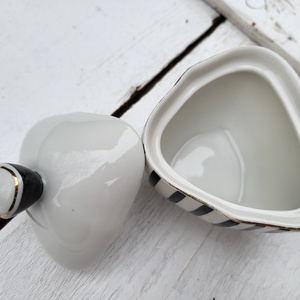 Hollóházi porcelán_art deco stílusú, kézzel festett cukortartó, bonbonier_tervező Koczor Sándor - otthon & életmód - konyhafelszerelés, tálalás - konyhai tárolás - fűszertartó - Meska.hu
