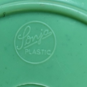 Vintage, retro, ikonikus NDK Sonja Plastic tyúkos lágytojástartó szett a '70-es évekből - otthon & életmód - konyhafelszerelés, tálalás - tálalás - kínálótál - Meska.hu