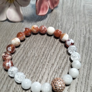 Női Ásványkarkötő - Roppantott hegyikristály + Fehér holdkő + Tűzachát, Ékszer, Karkötő, Ásványkarkötő, Ékszerkészítés, MESKA