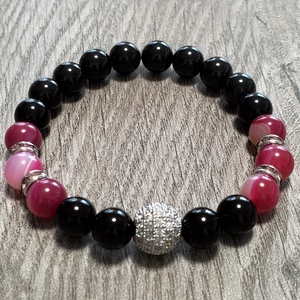 Női Ásványkarkötő - Pink achát + Ónix - ékszer - karkötő - ásványkarkötő - Meska.hu