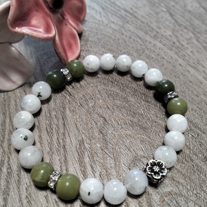 Női Ásványkarkötő - Fehér holdkő + Jáde, Ékszer, Karkötő, Ásványkarkötő, Ékszerkészítés, MESKA