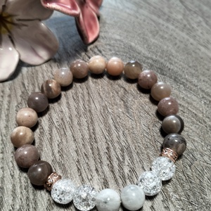 Női Ásványkarkötő - Roppantott hegyikristály + Fehér holdkő + Barna holdkő, Ékszer, Karkötő, Ásványkarkötő, Ékszerkészítés, MESKA