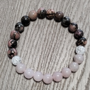 Női Ásványkarkötő - Rózsakvarc + Roppantott hegyikristály + Rodonit - ékszer - karkötő - ásványkarkötő - Meska.hu