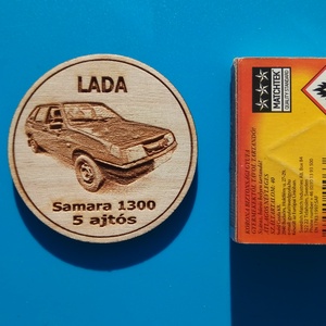 Lada Samara mintás hűtőmágnes. Ladás, Samarás gravírozás. 5 ajtós. - otthon & életmód - konyhafelszerelés, tálalás - konyhai dekoráció - hűtőmágnes - Meska.hu