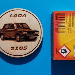 Lada 2105 mintás hűtőmágnes. Ladás gravírozás. - otthon & életmód - konyhafelszerelés, tálalás - konyhai dekoráció - hűtőmágnes - Meska.hu
