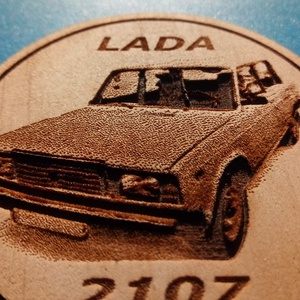 Lada 2107 mintás hűtőmágnes. Ladás gravírozás. - otthon & életmód - konyhafelszerelés, tálalás - konyhai dekoráció - hűtőmágnes - Meska.hu