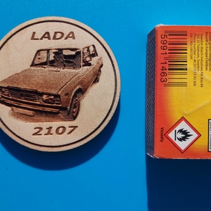 Lada 2107 mintás hűtőmágnes. Ladás gravírozás. - otthon & életmód - konyhafelszerelés, tálalás - konyhai dekoráció - hűtőmágnes - Meska.hu
