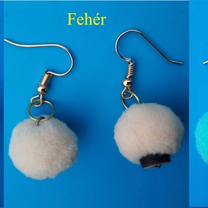 Pom-pom buli fülbevaló, fiatalosaknak, fiataloknak. Vidám pompom füldísz. Valenti-nap ajándék. Lánynak,nőnek,asszonynak. - ékszer - fülbevaló - lógó fülbevaló - Meska.hu