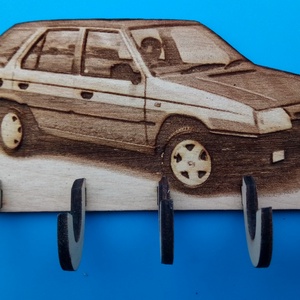 Skoda Forman mintás fali, gravírozott, akasztós, kulcstartó. Karácsonyi ajándék veterános úrnak. - otthon & életmód - dekoráció - fali és függő dekoráció - fali kulcstartó - Meska.hu
