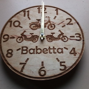 Babetta mintás falióra. , Otthon & Életmód, Dekoráció, Fali és függő dekoráció, Falióra & óra, Gravírozás, pirográfia, MESKA