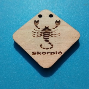 SKORPIO horoszkóp mintás függő. Visszapillantóra, nyakba, szekrényajtóra, hátizsákra.  - otthon & életmód - dekoráció - fali és függő dekoráció - függődísz - Meska.hu
