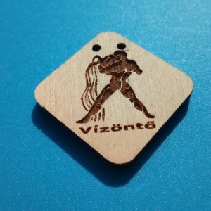 VÍZÖNTŐ horoszkóp mintás függő. Visszapillantóra, nyakba, szekrényajtóra, hátizsákra.  - otthon & életmód - dekoráció - fali és függő dekoráció - függődísz - Meska.hu