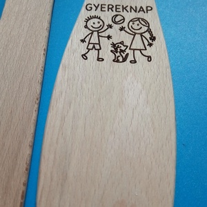 Húsfordító lapát, teflonlapát, (fakanál) gyereknap gyermeknap mintával., Otthon & Életmód, Konyhafelszerelés, tálalás, Sütés, főzés, Fakanál & Fakanáltartó, Gravírozás, pirográfia, MESKA