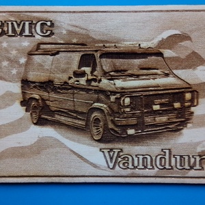 GMC VANDURA (zászló háttérrel), amerikai autós találkozó résztvevőknek. Veterán őrülteknek. Fém tábla hangulattal. - otthon & életmód - dekoráció - kép & falikép - fából készült kép - Meska.hu