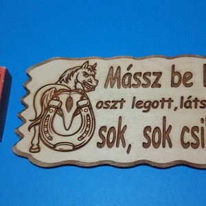 Kutyatábla, veszélyesen rúgó lóval. (2) - esküvő - dekoráció - tábla & jelzés - Meska.hu