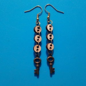 Kulcsos fülbevaló. (tömbzsi) Láncos., Esküvő, Ékszer, Fülbevaló, Ékszerkészítés, MESKA