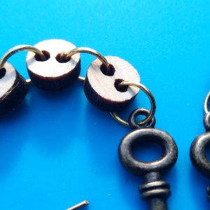 Kulcsos fülbevaló. (tömbzsi) Láncos. - esküvő - ékszer - fülbevaló - Meska.hu