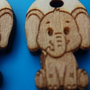 Elefántos cipőfűződísz. Dísz elefánttal. Elefánt mintával készüilt karlánc, bokalánc alapanyag. - ékszer - lábdísz és testékszer - lábgyűrű és lábdísz - Meska.hu