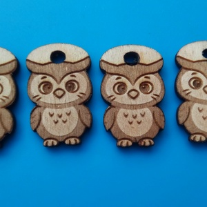 Baglyos cipőfűződísz. Bagoly mintás cipőfűző dísz, karlánc, bokalánc, nyaklánc alapanyag. (Bagoly füzér.) - ékszer - lábdísz és testékszer - lábgyűrű és lábdísz - Meska.hu