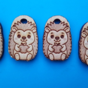 Sünis cipőfűződísz. Süni, sündisznó mintás dísz. - táska & tok - kulcstartó & táskadísz - kulcstartó - Meska.hu