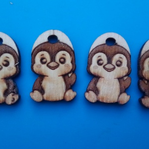 Pingvines cipőfűződísz. Egyedi ajándék. Pingvin dísz cipőre. Cipő disz. - ékszer - lábdísz és testékszer - lábgyűrű és lábdísz - Meska.hu