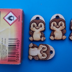 Pingvines cipőfűződísz. Egyedi ajándék. Pingvin dísz cipőre. Cipő disz. - ékszer - lábdísz és testékszer - lábgyűrű és lábdísz - Meska.hu