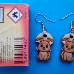 Gravírozott, kivágott nyuszis fülbevaló. Nyúl, nyuszi alakú füldísz. Nyulas mintával. - esküvő - ékszer - fülbevaló - Meska.hu