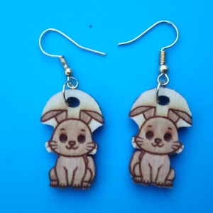 Gravírozott, kivágott nyuszis fülbevaló. Nyúl, nyuszi alakú füldísz. Nyulas mintával., Esküvő, Ékszer, Fülbevaló, Ékszerkészítés, MESKA