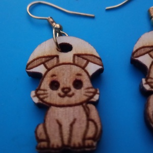 Gravírozott, kivágott nyuszis fülbevaló. Nyúl, nyuszi alakú füldísz. Nyulas mintával. - esküvő - ékszer - fülbevaló - Meska.hu