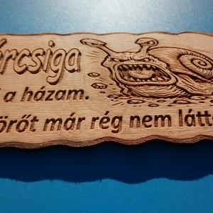 Kutyatábla, vércsigával. Vigyázz a kutya harap helyett. VIGYÁZZ!! A vércsiga!... (rablós) - esküvő - dekoráció - tábla & jelzés - Meska.hu