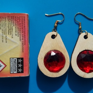 (Mű) Rubin köves fülbevaló. A rubint mind a két oldalon megtalálható.  - esküvő - ékszer - fülbevaló - Meska.hu