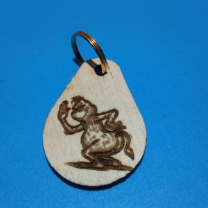 Gravírozott Grincs pacsi, Grincses hűtőmágnes, kulcstartó. - otthon & életmód - konyhafelszerelés, tálalás - konyhai dekoráció - hűtőmágnes - Meska.hu