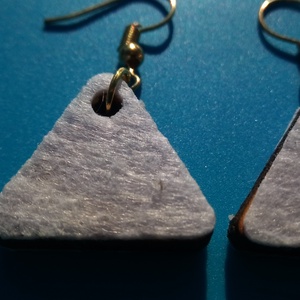 Fehér színű filc bevonatú egyedi buli fülbevaló. Karácsonyra, szilveszterre, mikulásra, vidám házibuliba vagy ajándékba. - esküvő - ékszer - fülbevaló - Meska.hu