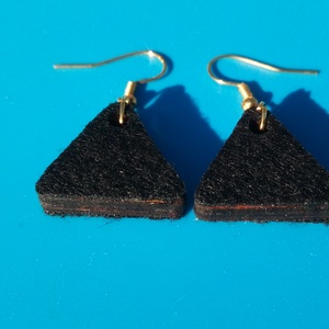 Fekete filc bevonatú egyedi buli fülbevaló. Karácsonyra, szilveszterre, mikulásra, vidám házibuliba vagy ajándékba. - esküvő - ékszer - fülbevaló - Meska.hu