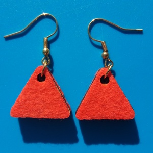 Narancs filc bevonatú egyedi buli fülbevaló. Karácsonyra, szilveszterre, mikulásra, vidám házibuliba vagy ajándékba., Esküvő, Ékszer, Fülbevaló, Ékszerkészítés, Gravírozás, pirográfia, MESKA