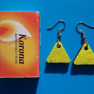 Sárga filc bevonatú buli fülbevaló. Karácsonyra, szilveszterre, mikulásra, vidám házibuliba, koncertre vagy ajándékba. - esküvő - ékszer - fülbevaló - Meska.hu