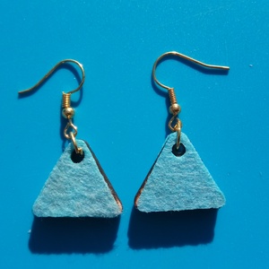 Vil.kék filc bevonatú buli fülbevaló. Karácsonyra, szilveszterre, mikulásra, vidám házibuliba, koncertre vagy ajándékba., Esküvő, Ékszer, Fülbevaló, Ékszerkészítés, Gravírozás, pirográfia, MESKA