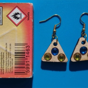 Kék, sárga strasszos buli fülbevaló. Karácsonyra, szilveszterre, mikulásra, vidám házibuliba, koncertre vagy ajándékba. - esküvő - ékszer - fülbevaló - Meska.hu