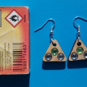 Zöld, fehér strasszos buli fülbevaló Karácsonyra, szilveszterre, mikulásra, vidám házibuliba, koncertre vagy ajándékba. - esküvő - ékszer - fülbevaló - Meska.hu