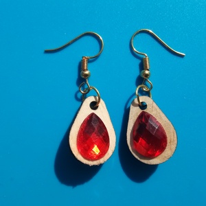 Piros csepp strasszos buli fülbevaló Karácsonyra, szilveszterre, mikulásra, vidám házibuliba, koncertre vagy ajándékba., Esküvő, Ékszer, Fülbevaló, Ékszerkészítés, Gravírozás, pirográfia, MESKA