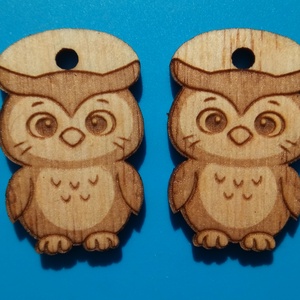 Baglyos zsinórdísz. Bagoly mintával készült háti- és tornazsákdísz. Bagollyal készült függődísz. A csomagban 2 db van. - ékszer - lábdísz és testékszer - lábgyűrű és lábdísz - Meska.hu