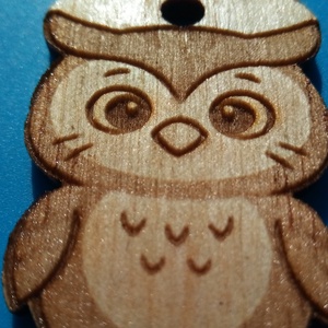 Baglyos zsinórdísz. Bagoly mintával készült háti- és tornazsákdísz. Bagollyal készült függődísz. A csomagban 2 db van. - ékszer - lábdísz és testékszer - lábgyűrű és lábdísz - Meska.hu