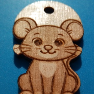 Egeres zsinórdísz. Egér egérke mintával készült háti- és tornazsákdísz. Egérrel készült függődísz. A csomagban 2 db van. - ékszer - lábdísz és testékszer - lábgyűrű és lábdísz - Meska.hu