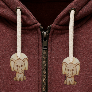 Elefántos zsinórdísz. Elefánt mintával készült háti és tornazsákdísz. Elefántos készült függődísz. A csomagban 2 db van., Ékszer, Lábdísz és Testékszer, Lábgyűrű és Lábdísz, Gravírozás, pirográfia, MESKA