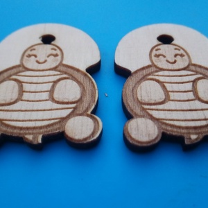 Teknősös zsinórdísz Teknős mintával készült háti- és tornazsákdísz. Teknőssel készült függődísz. A csomagban 2 db van - ékszer - lábdísz és testékszer - lábgyűrű és lábdísz - Meska.hu