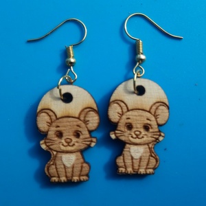 Egér fülbevaló. Egeres füldísz, egérrel. Kiváló ajándék lánynak, vidám hölgynek, nőnek szilveszterre vagy bármikor, Esküvő, Ékszer, Fülbevaló, Gravírozás, pirográfia, MESKA