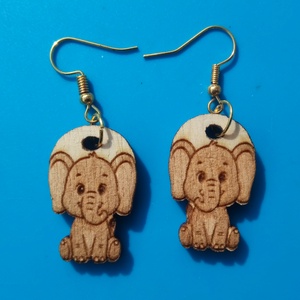 Elefánt fülbevaló. Elafántos füldísz elafánttal Kiváló ajándék lánynak, vidám hölgynek nőnek szilveszterre vagy bármikor, Esküvő, Ékszer, Fülbevaló, Gravírozás, pirográfia, MESKA